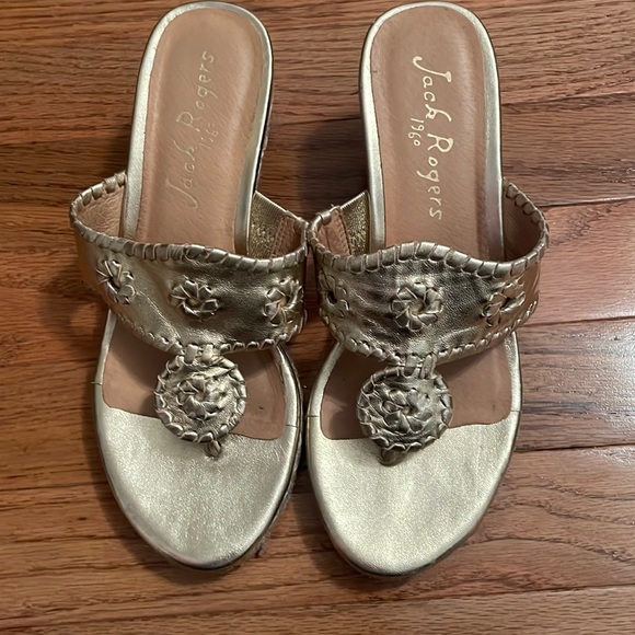Brand New Jack Rogers Never Worn Jacks Mid Wedge 6.5 Beautiful Gold Color - Picture 1 of 11